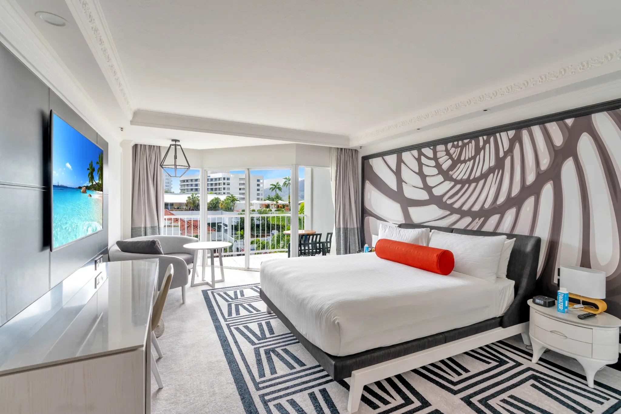 Superior king room at Pullman Cairns International